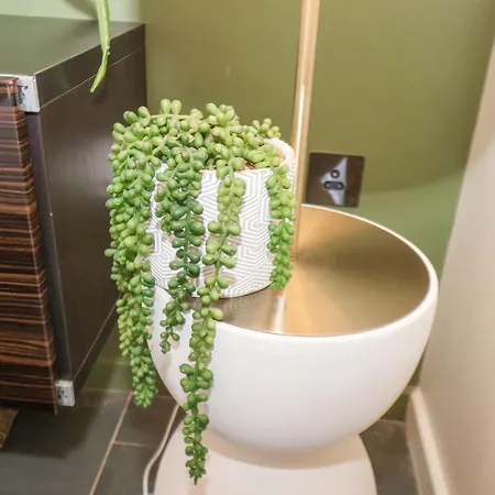 The Nail Shed Scarborough