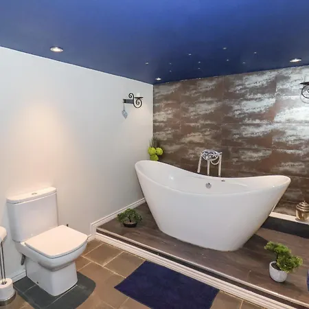 The Nail Shed Scarborough