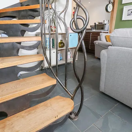 The Nail Shed Scarborough