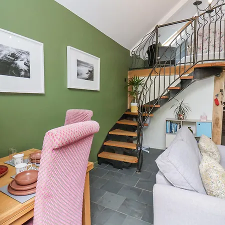 Holiday home The Nail Shed